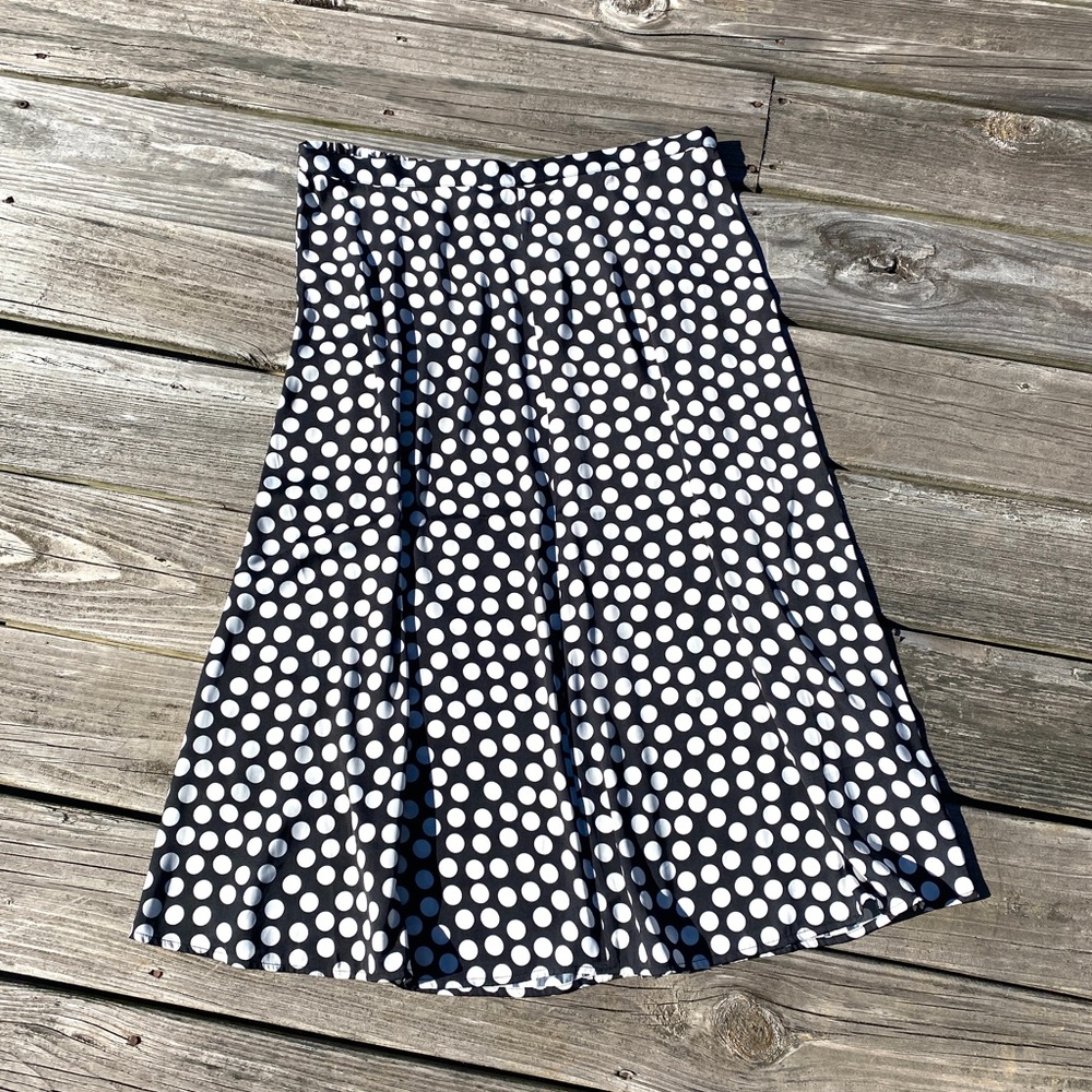 Banana Republic black long skirt with white polka dots NWT never worn